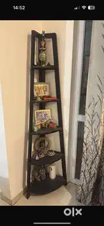 Dressing table, marble temple, corner piece