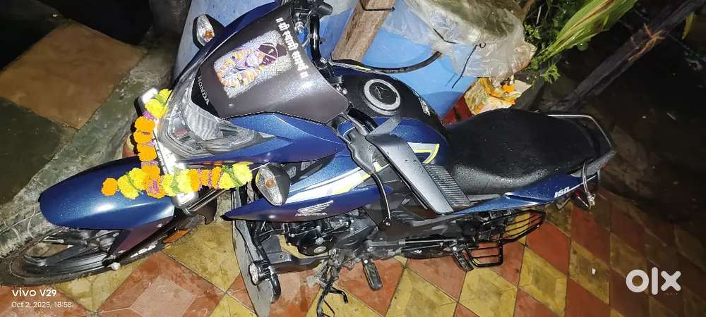 Honda shinde sp 160  navy blue color