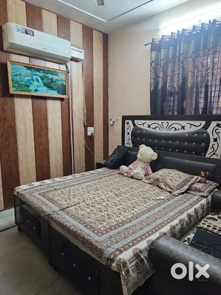 An independent fully furnised room set