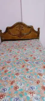4/6 strong bed with mattress