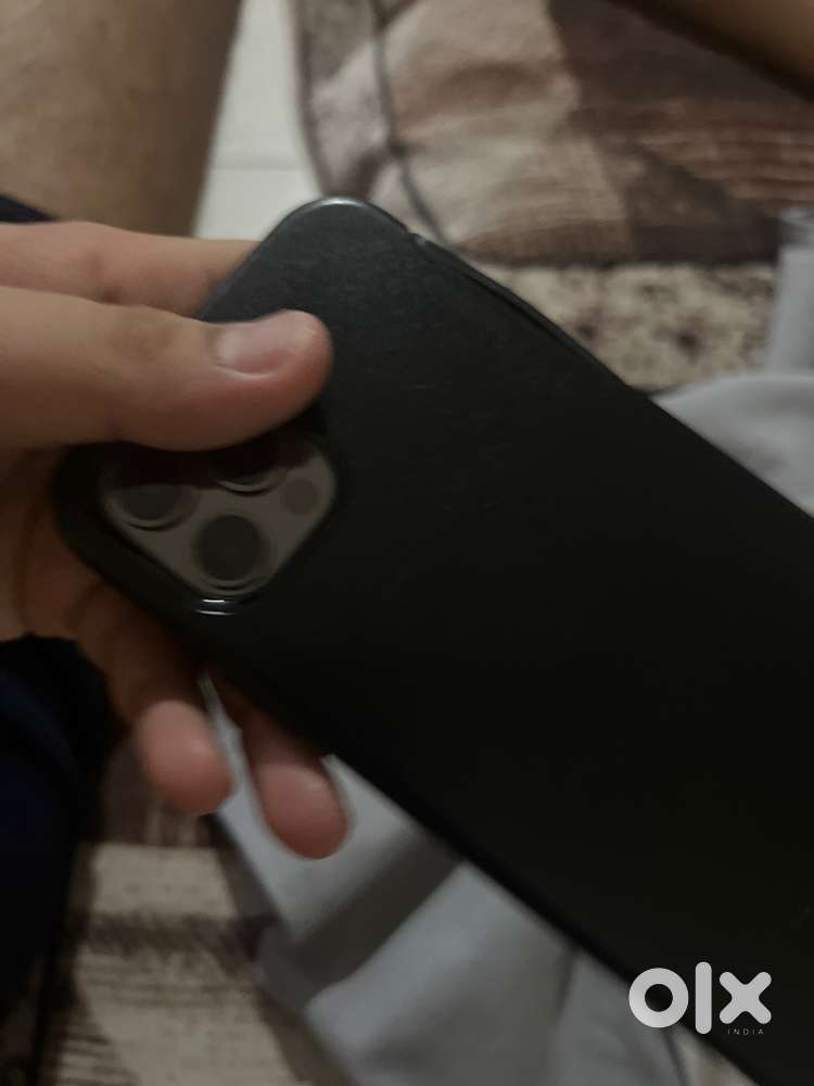 100% looks new, 84%. Battery. 128gb