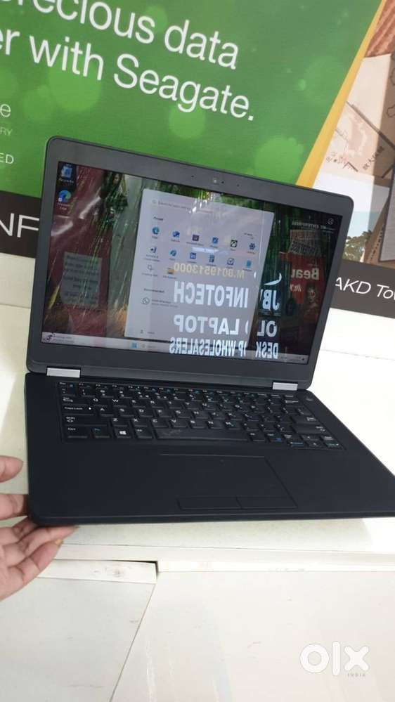 E5470 Model Latitude Core i7 6th Gen Radeon R7 2GB Ram 8GB SSD 256