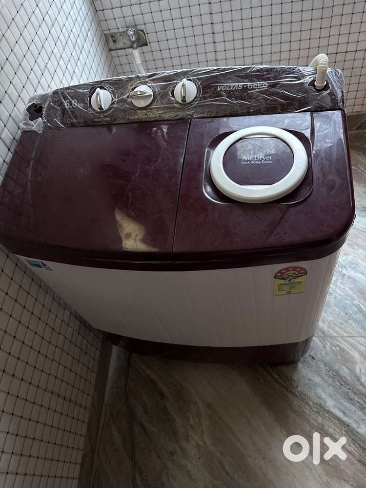 Voltas Semi automatic washing machine