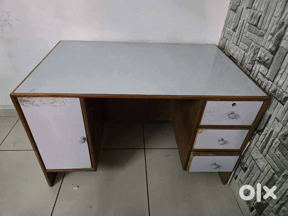 Office table or study table