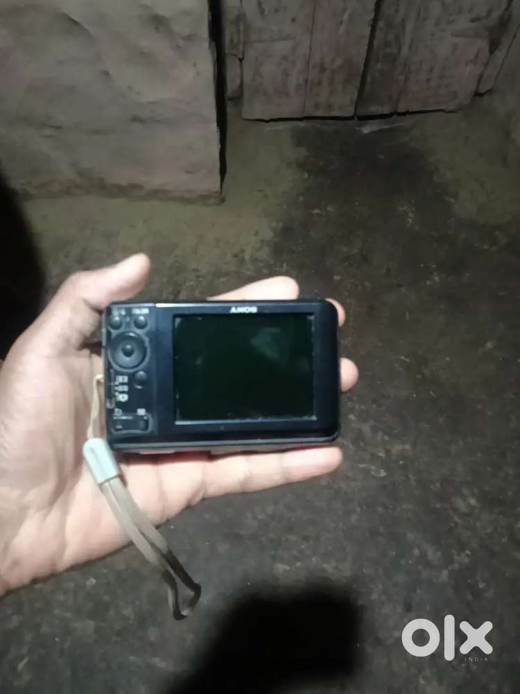 “High-Quality Camera with Lens – Budget Friendly!”