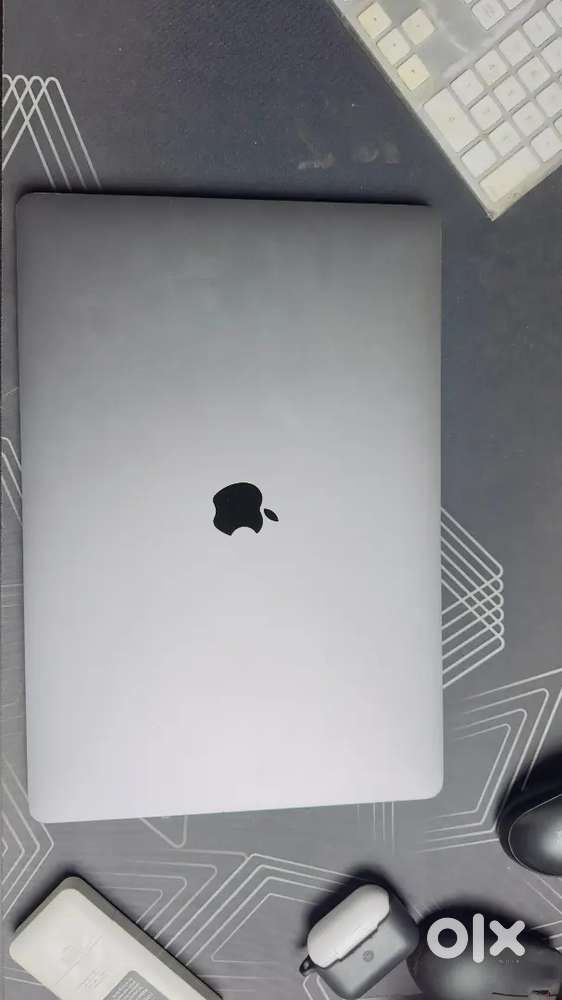 Macbook pro 2019 i7 16gb 500SSD