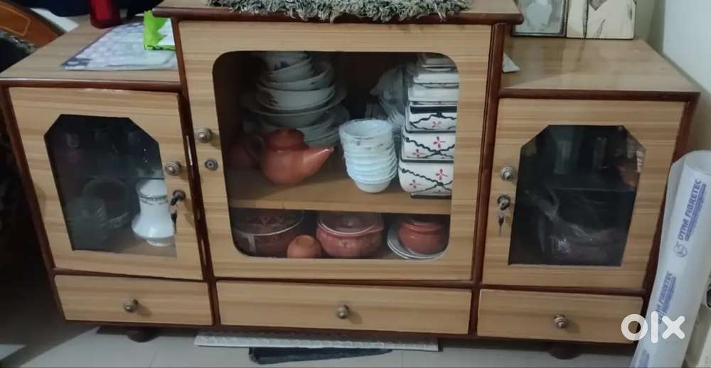 ‼️Used wooden showcase for sale in New Town Rajarhat area‼️