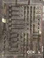 DJ . mixer, woofer