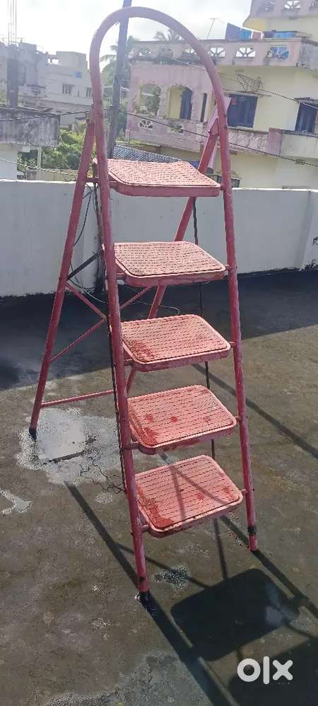 Ladder red colour 5feet