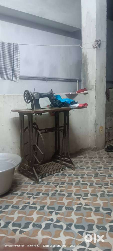 MERRITT SEWING MACHINE