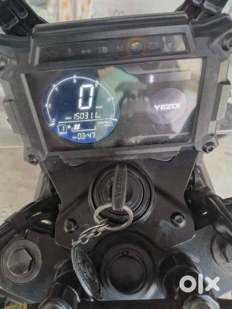 Yezdi Adventure Mambo black