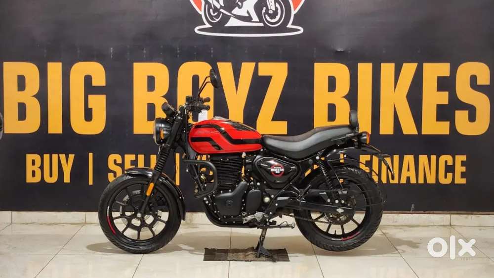 2025 Hunter London red