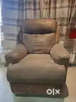 Recliner sofa chair