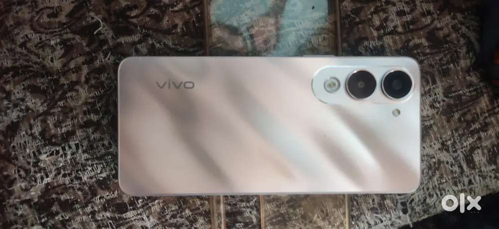 Vivo y19 5g only 3months mobile mobile and charger available