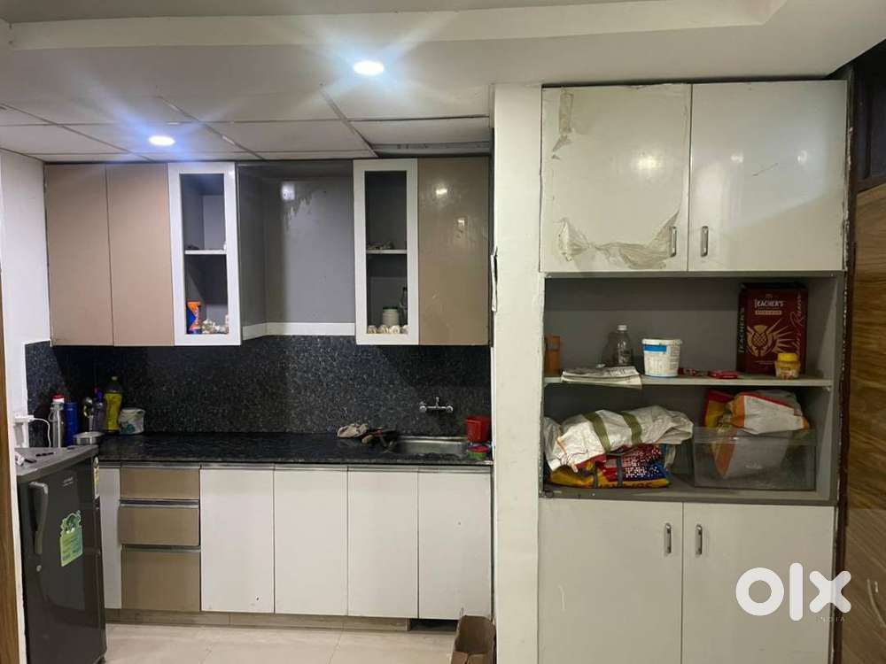 I have a 2 BHK fully furnished flat and urgently need a male roommate.