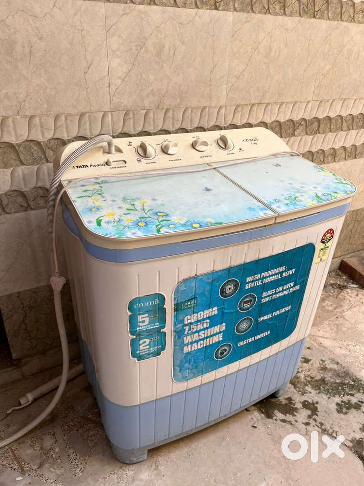 1 room vacant in 2 bhk