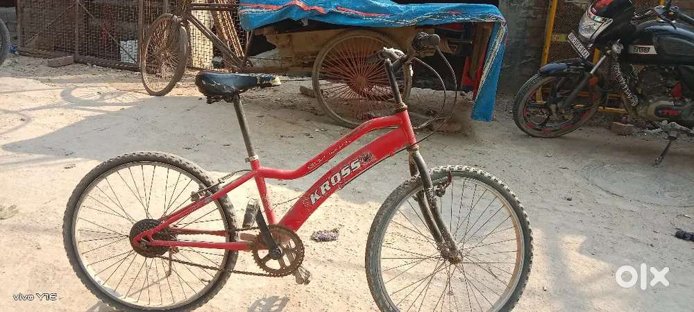 Dusri leni hai isliye bech reha hu 14000 me liya thaa 3000 me de reha