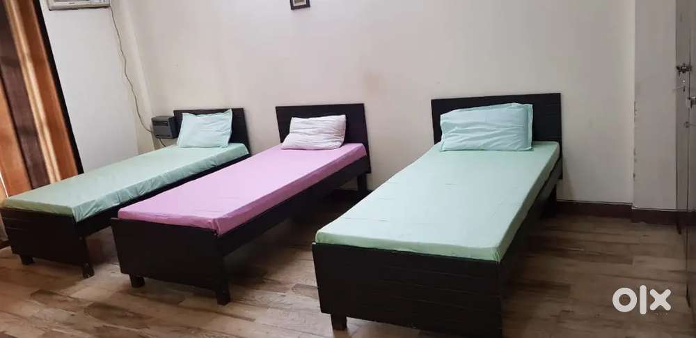 NO BROKERAGE! Newly Boys PGs with meals & amenities in Noida!