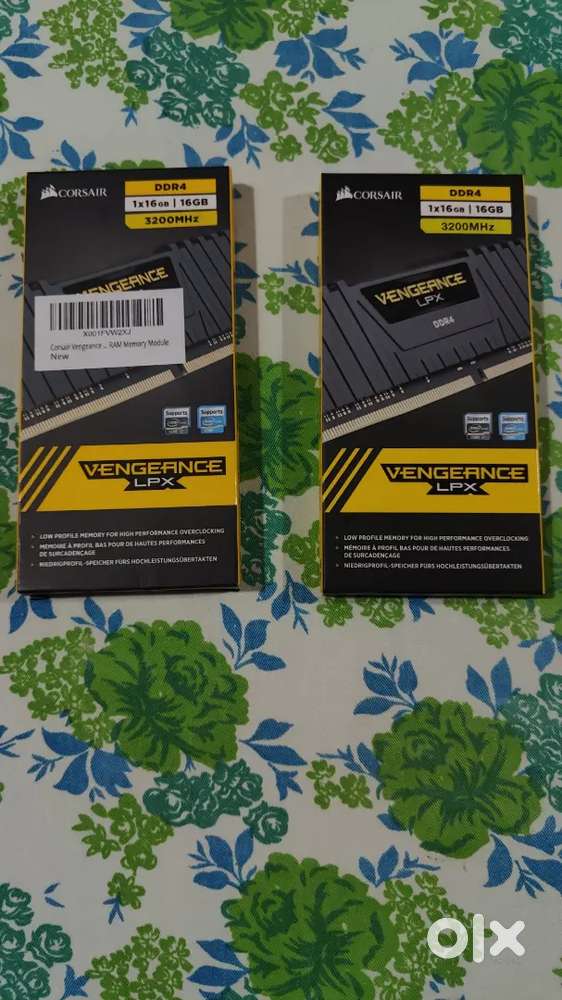 32 GB RAM DDR4. Corsair Vengeance 2 * 16 GB RAM 3200 MHz CL16 LPX