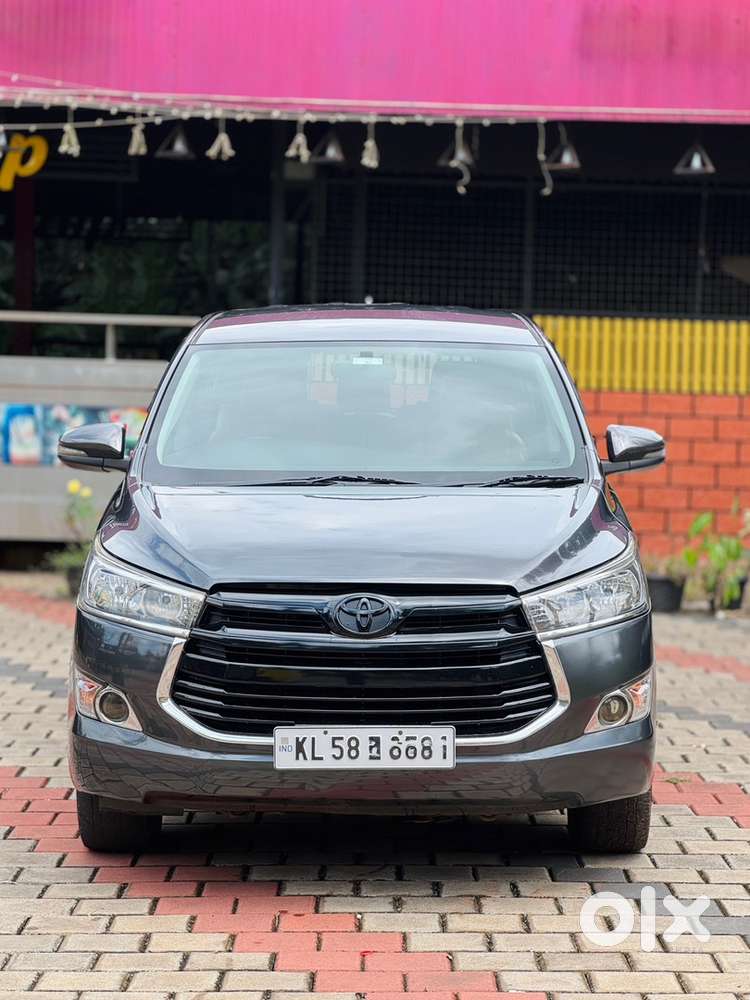 TOYOTA INNOVA CRYSTA 2.8 AUTOMATIC ORGINAL KERALA