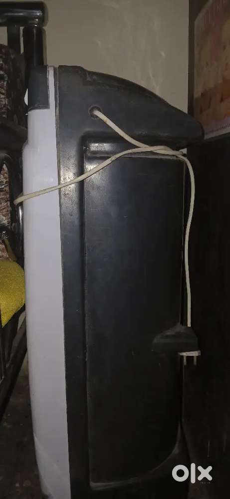 Tower fan black & white