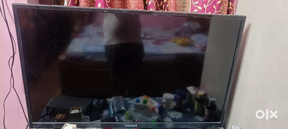 LED TV size 80 cm