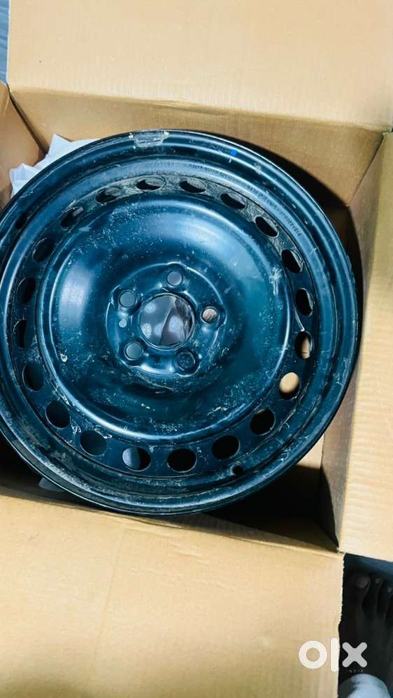 Mahindra 17 inches Steel rims