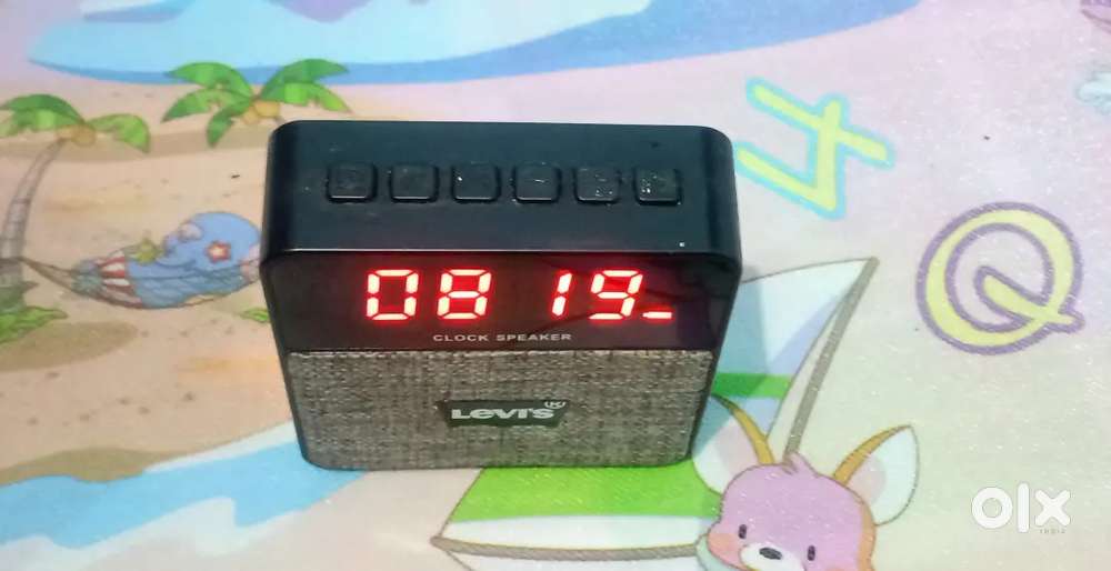 Levi's clock speaker (Bluetooth speaker)