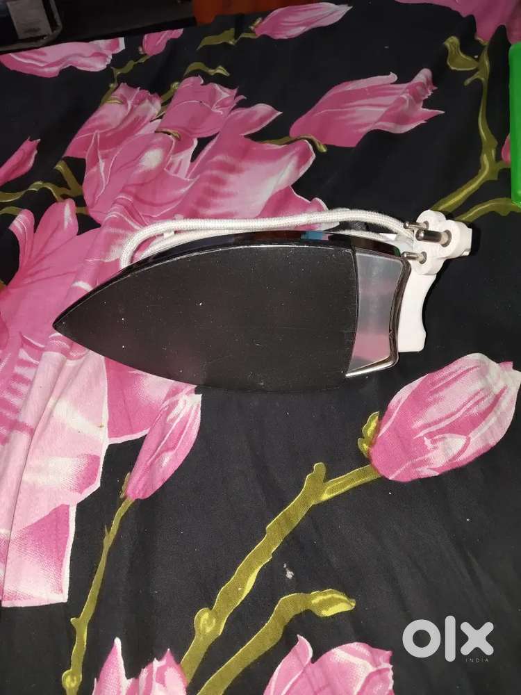 Automatic electric iron