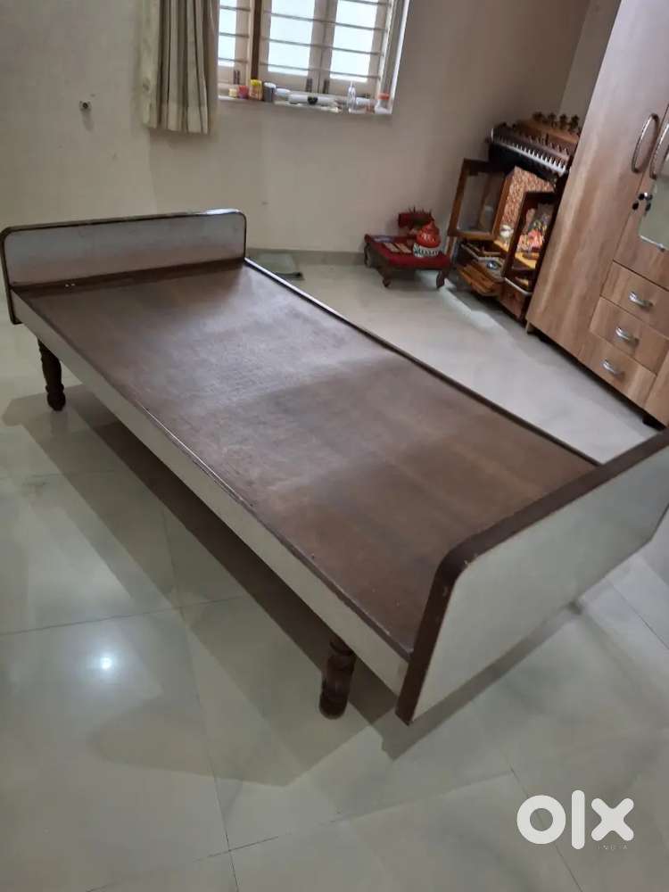 Well maintained two single bed for sell