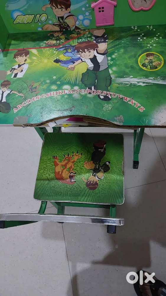 Kids Study Table with clock