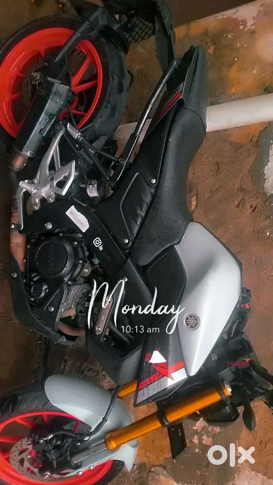 Good condition exhaust fitting Koi Kami ho raha hai