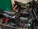 हीरो कंपनी की बढ़िया बाइक है सेल्फ स्टार्ट है दोनो टायर सही है