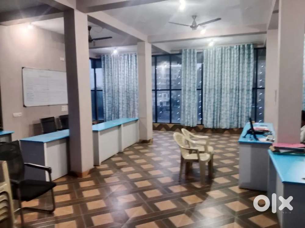 Office space above Relaxo Showroom