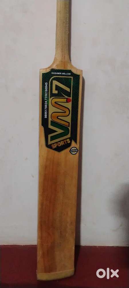 Tennis cricket bat