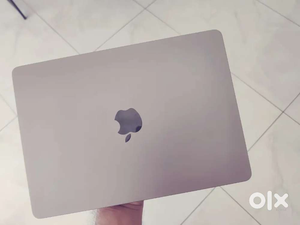 13 MacBook Air with M3 chip - Space Grey