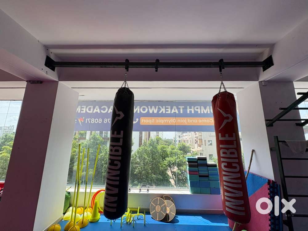 Kick bag with fitting rod