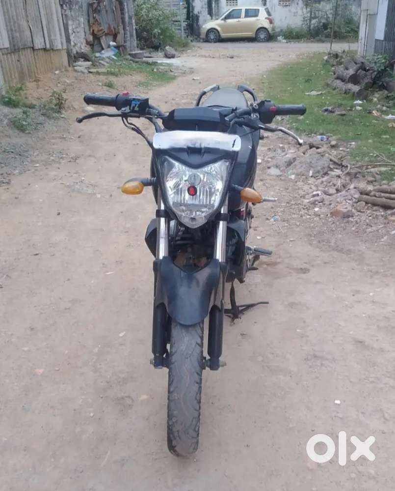 YAMAHA FZ16 BIKE