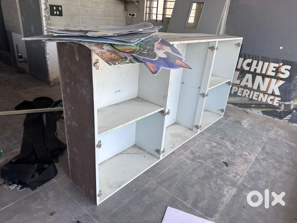 Shelf/ Cupboard / wardrobe