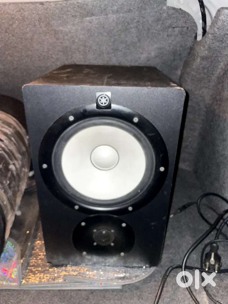 Yamaha powered speaker system model HS8