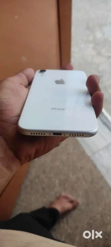 I phone xr 64