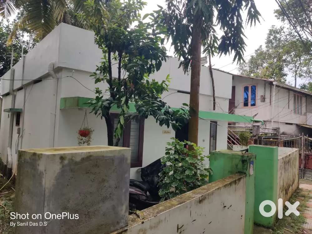 പേയാട് ചന്തമുക്ക് 5 സെൻ്റ് വീട് വില്നയ്ക്ക്