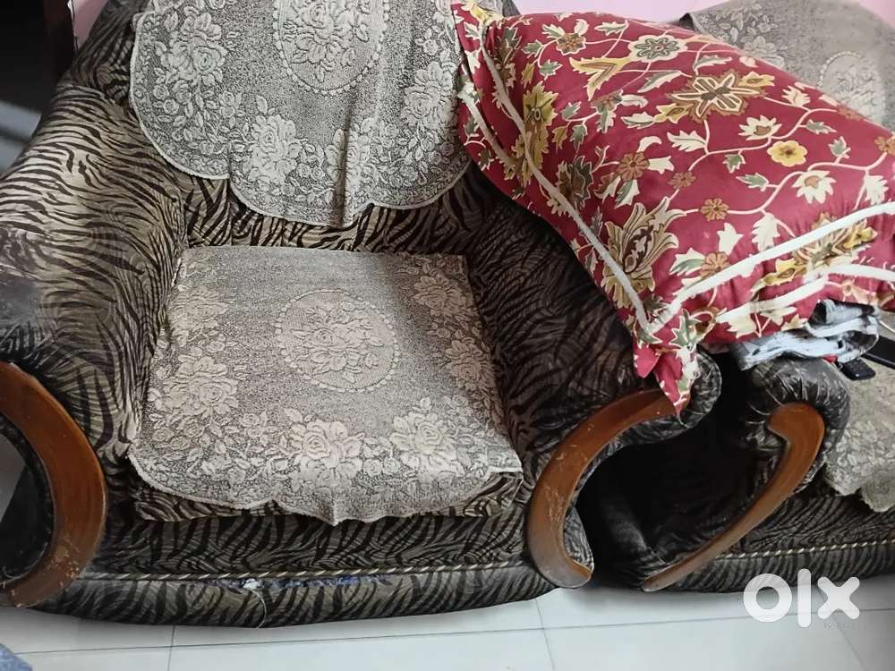 Sofa set 5 seater