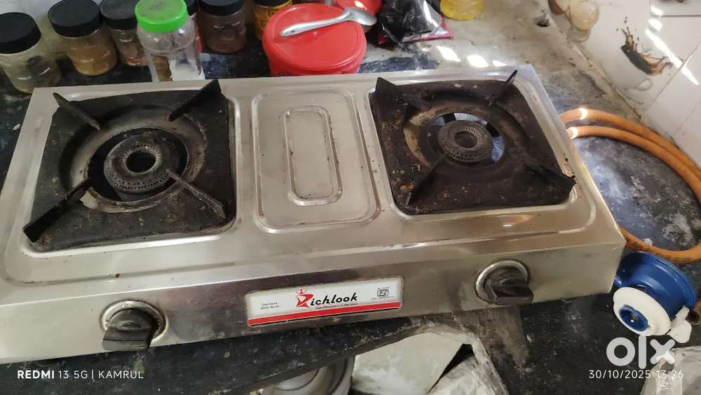 Gas stov full condition 6 months use huwa hai