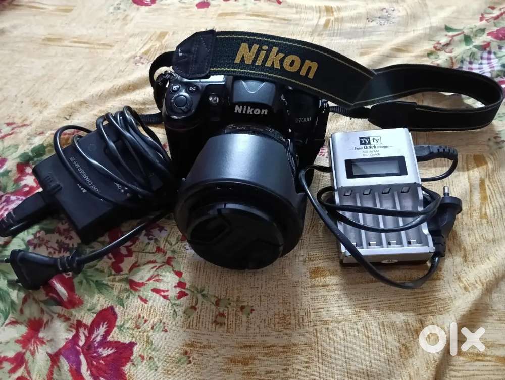 Nikon 7000
