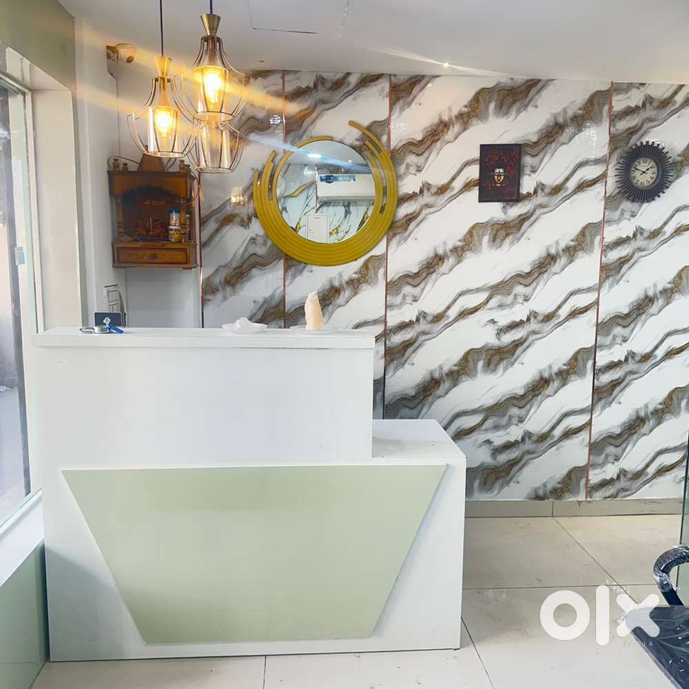 SHOWROOM FULLY FURNISHED 920 sq ft