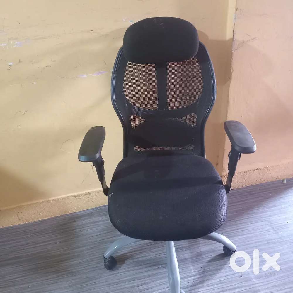 ऑफिस चेअर मे कुछ भी खराबी नही है