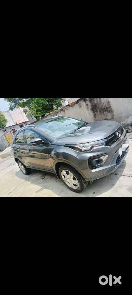 Tata Nexon 1.2 Revotron XM (S), 2022, Petrol