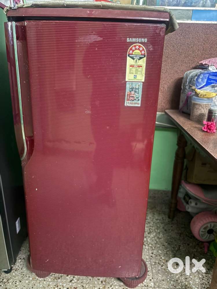 Fridge for sales Rs.4000