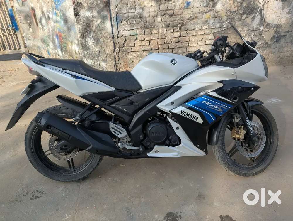 R15 S White Colour New condition 25000Km running